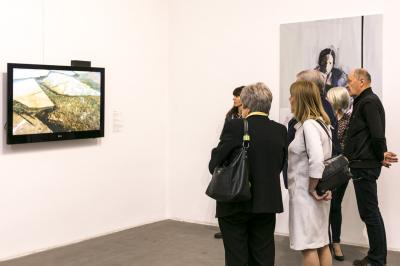 Wernisaż wystawy Poli Dwurnik POZNAJ ARTYSTKĘ Wernisaż wystawy Poli Dwurnik POZNAJ ARTYSTKĘ