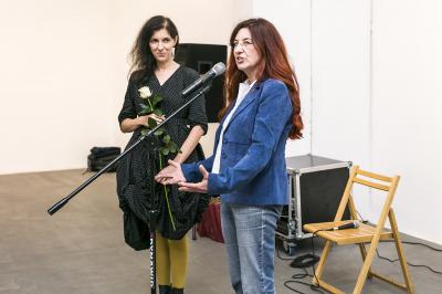 Wernisaż wystawy Poli Dwurnik POZNAJ ARTYSTKĘ Wernisaż wystawy Poli Dwurnik POZNAJ ARTYSTKĘ