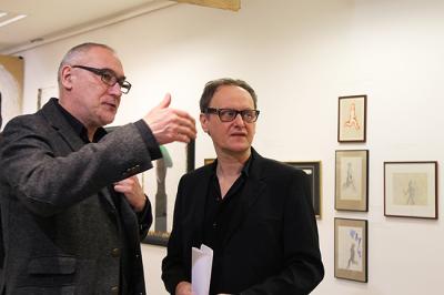 Otwarcie wystawy Jarosława Modzelewskiego „Stare papiery”, Galeria Bielska BWA, 7 marca 2013 r., Jarosław Modzelewski i kurator wystawy – Krzysztof, fot. Justyna Łabądź Otwarcie wystawy Jarosława Modzelewskiego „Stare papiery”, Galeria Bielska BWA, 7 marca 2013 r., Jarosław Modzelewski i kurator wystawy – Krzysztof, fot. Justyna Łabądź