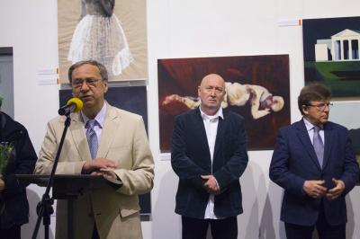 Otwarcie 12. Ogólnopolskiego Biennale Rysunku i Malarstwa Uczniów Średnich Szkół Plastycznych, przemawia Andrzej Rubinkiewicz - dyrektor ZSP w Bielsku-Białej Otwarcie 12. Ogólnopolskiego Biennale Rysunku i Malarstwa Uczniów Średnich Szkół Plastycznych, przemawia Andrzej Rubinkiewicz - dyrektor ZSP w Bielsku-Białej