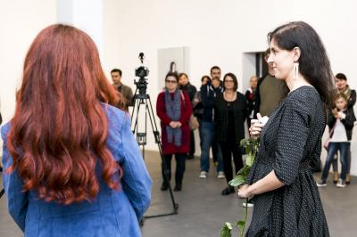 Wernisaż wystawy Poli Dwurnik POZNAJ ARTYSTKĘ Wernisaż wystawy Poli Dwurnik POZNAJ ARTYSTKĘ