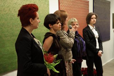 Wernisaż wystaw, od lewej Ewa Fodczuk, Małgorzata Markiewicz, Agata Smalcerz, Małgorzata Borek, Agata Agatowska, 8 marca 2010, fot. K. Morcinek Wernisaż wystaw, od lewej Ewa Fodczuk, Małgorzata Markiewicz, Agata Smalcerz, Małgorzata Borek, Agata Agatowska, 8 marca 2010, fot. K. Morcinek