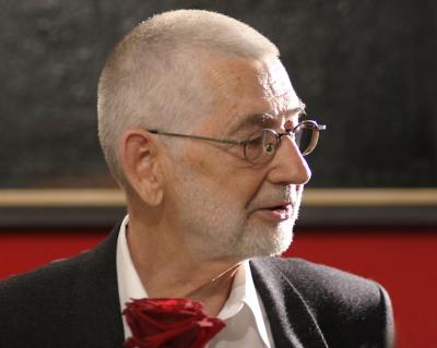 Alexander A. Łabiniec podczas wernisażu swojej wystawy, Galeria Bielska BWA, Bielsko-Biała 2004, fot. archiwum galerii Alexander A. Łabiniec podczas wernisażu swojej wystawy, Galeria Bielska BWA, Bielsko-Biała 2004, fot. archiwum galerii