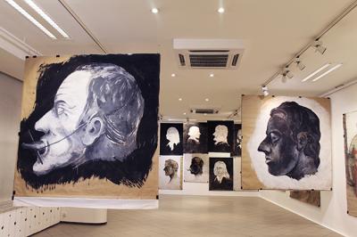 Fragment wystawy Jarosława Modzelewskiego „Stare papiery”, Galeria Bielska BWA, 8 marca – 1 kwietnia 2013 r., fot. Justyna Łabądź Fragment wystawy Jarosława Modzelewskiego „Stare papiery”, Galeria Bielska BWA, 8 marca – 1 kwietnia 2013 r., fot. Justyna Łabądź